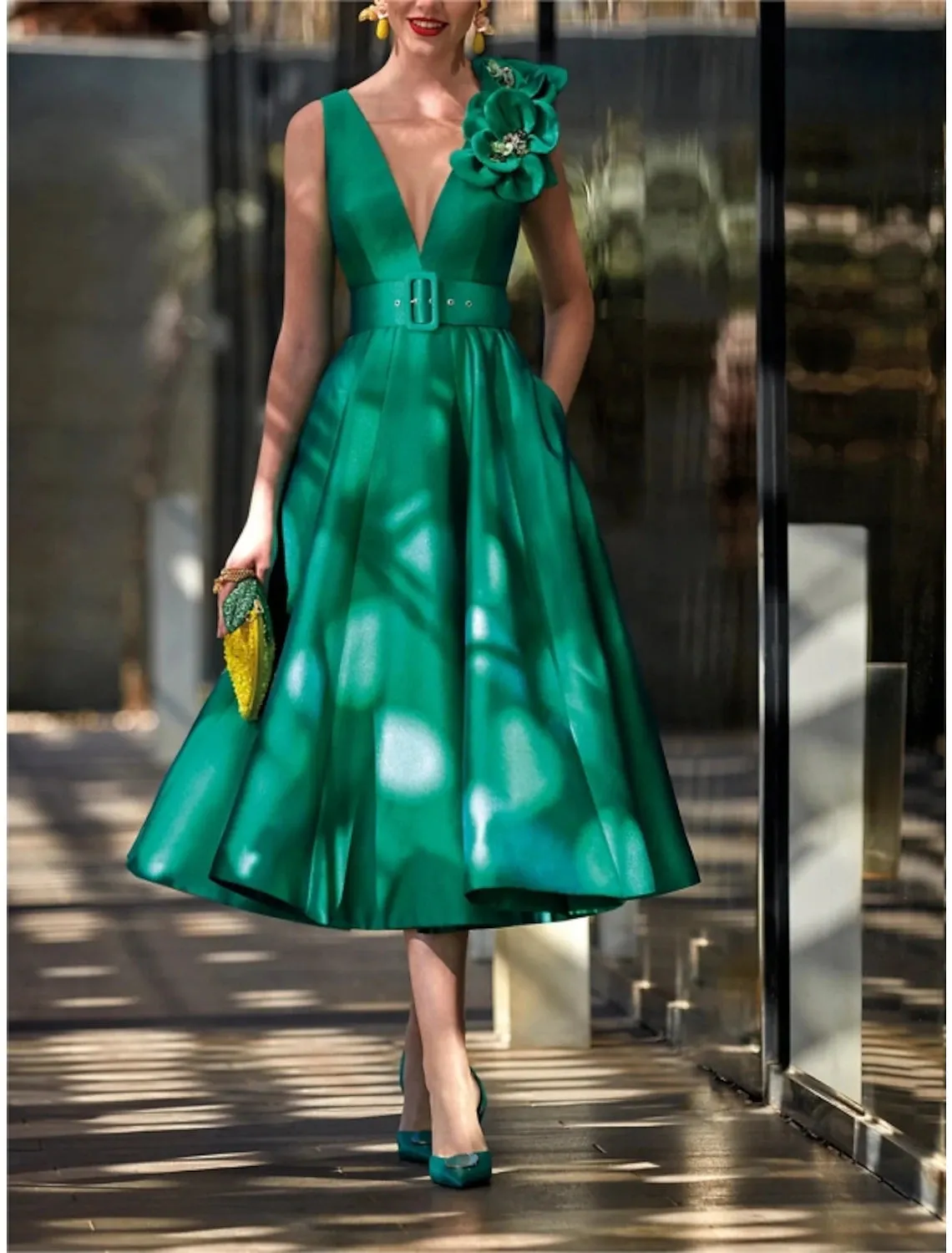 A-Line Cocktail Fall Dresses Red Green Dress Vintage Formal Tea Length Sleeveless V Neck Belt / Sash Satin with Pleats Shouder Flower