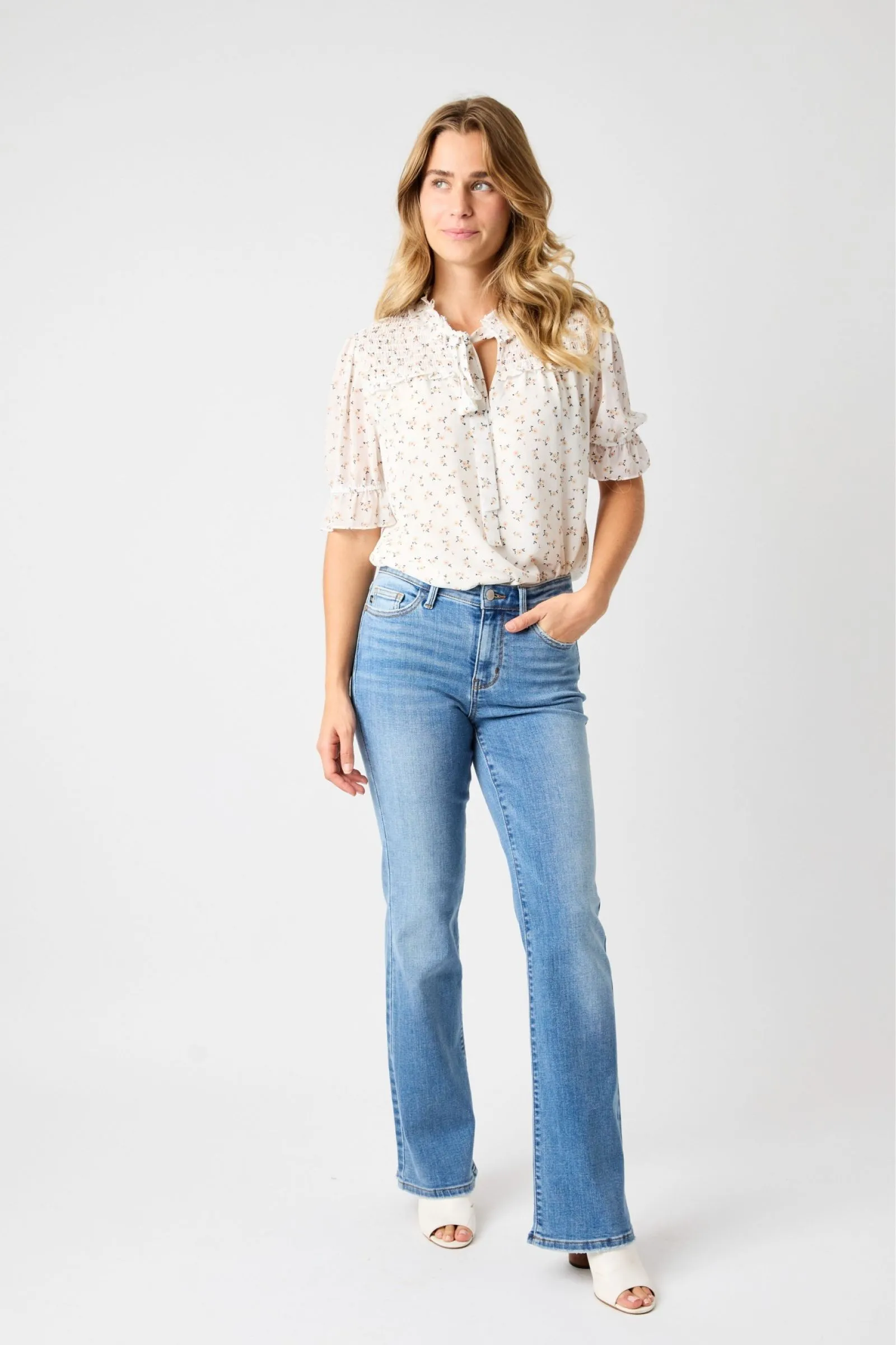 JUDY BLUE MID RISE BOOTCUT JEANS / STUFFOLOGY BOUTIQUE