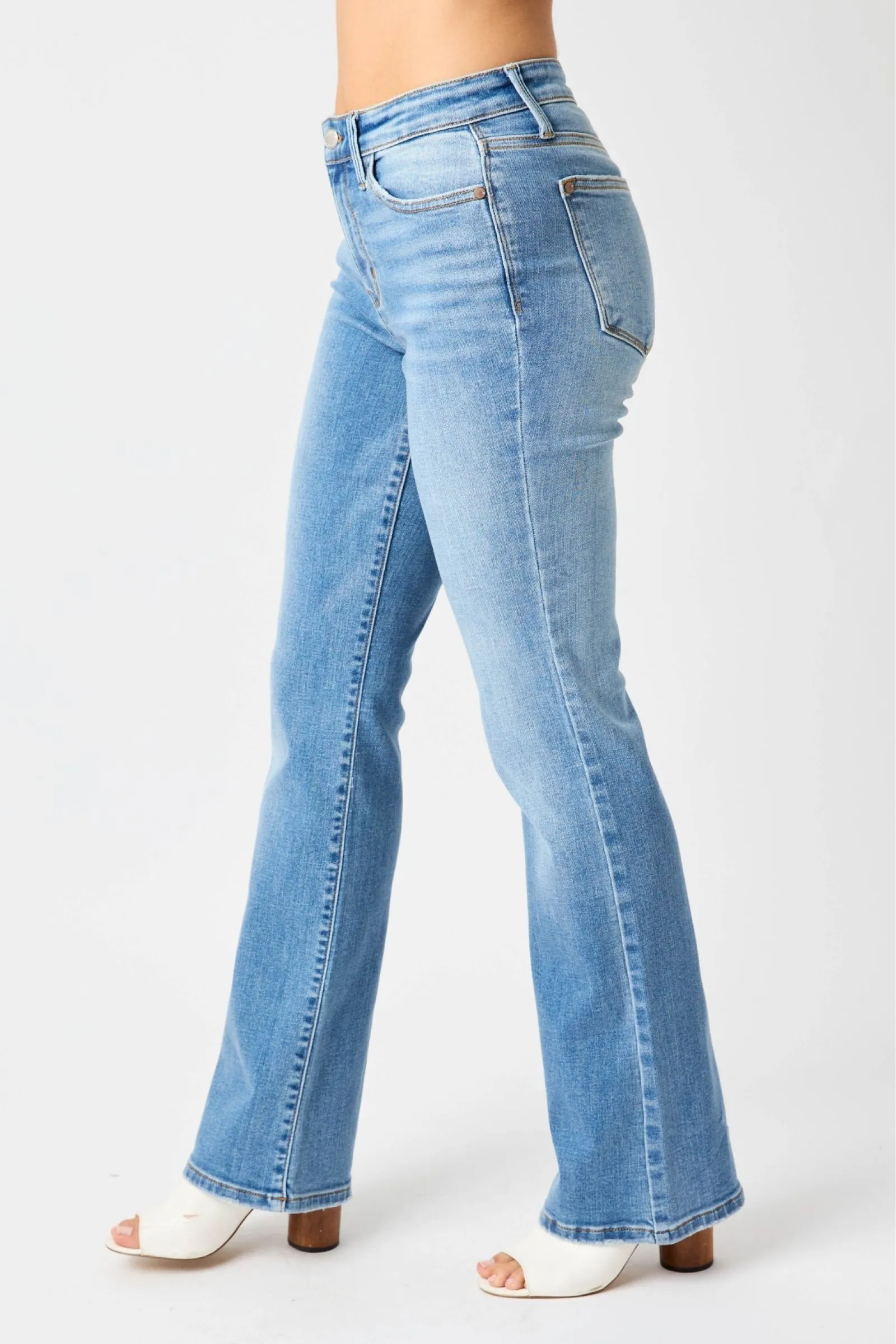 JUDY BLUE MID RISE BOOTCUT JEANS / STUFFOLOGY BOUTIQUE